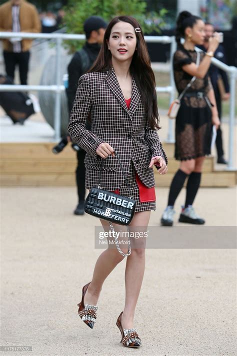 burberry london fashion week jisoo|Jisoo X Burberry Show in London Fashion Week .